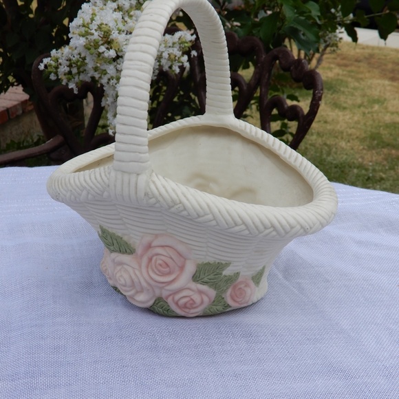 VTG Ceramic Floral Basket - Picture 4 of 6